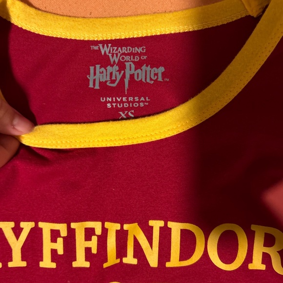 official universal studios harry potter gryffindor shirt - Picture 1 of 3